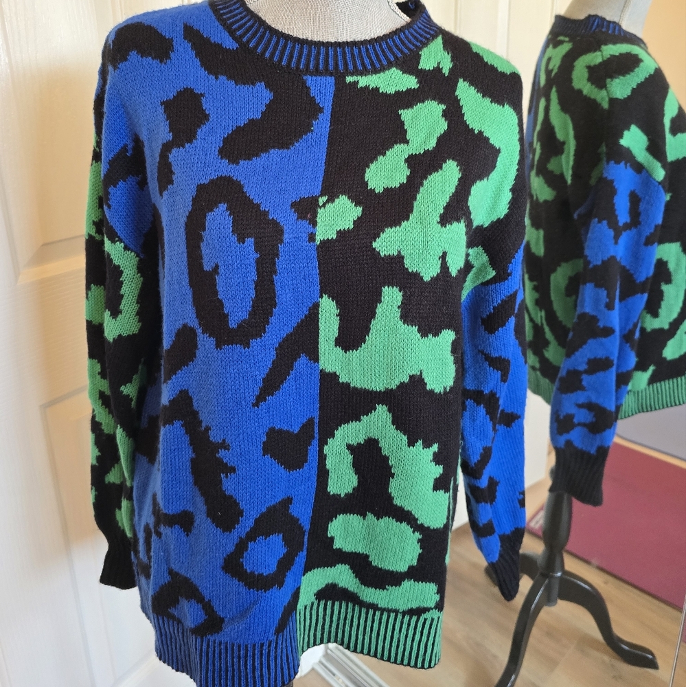 Vibrant Blue and Green Crew Neck Sweater with Bold Pattern